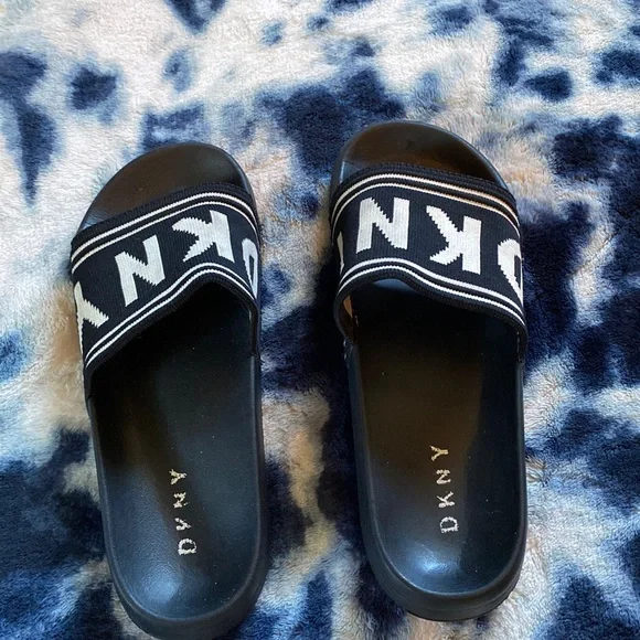 DKNY Black slides